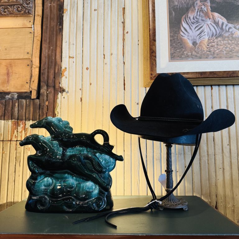 vintage outdoor seating in Kenosha, retro patio furniture Kenosha, antique garden chairs Kenosha